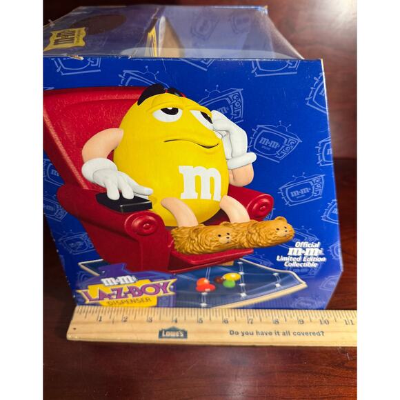 M&Ms LA-Z-BOY Recliner Candy Dispenser Limited Ed in Box - Picture 7 of 7
